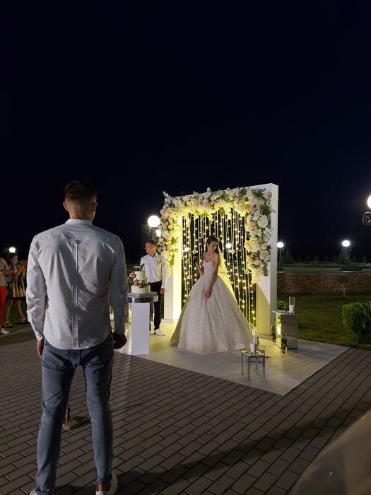 Продам весільну сукню