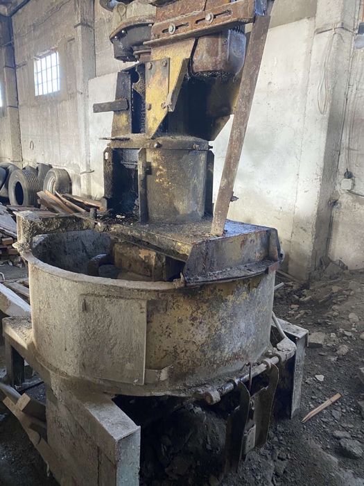 Вібропрес для виробництва блоків ( прес форма , бетономіс)