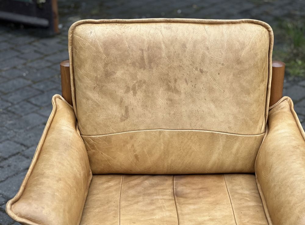 Mid century zestaw: sofa / fotel / podnóżek. Skóra bawola