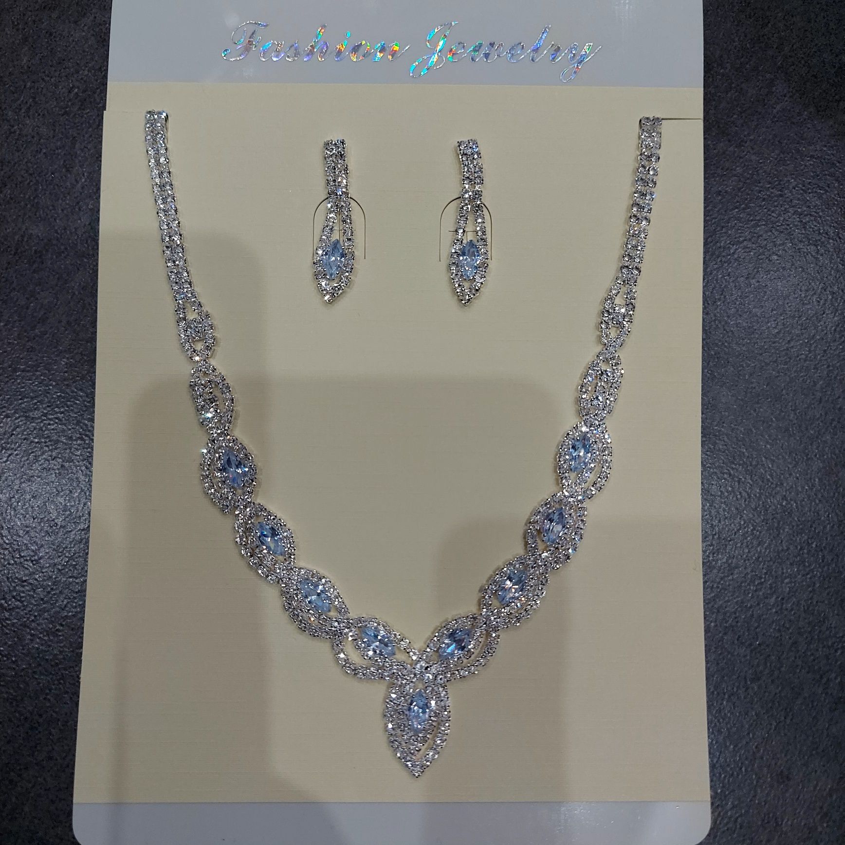 Przepiękny zestaw biżuteri glamour srebrne cyrkonie i kryształki
