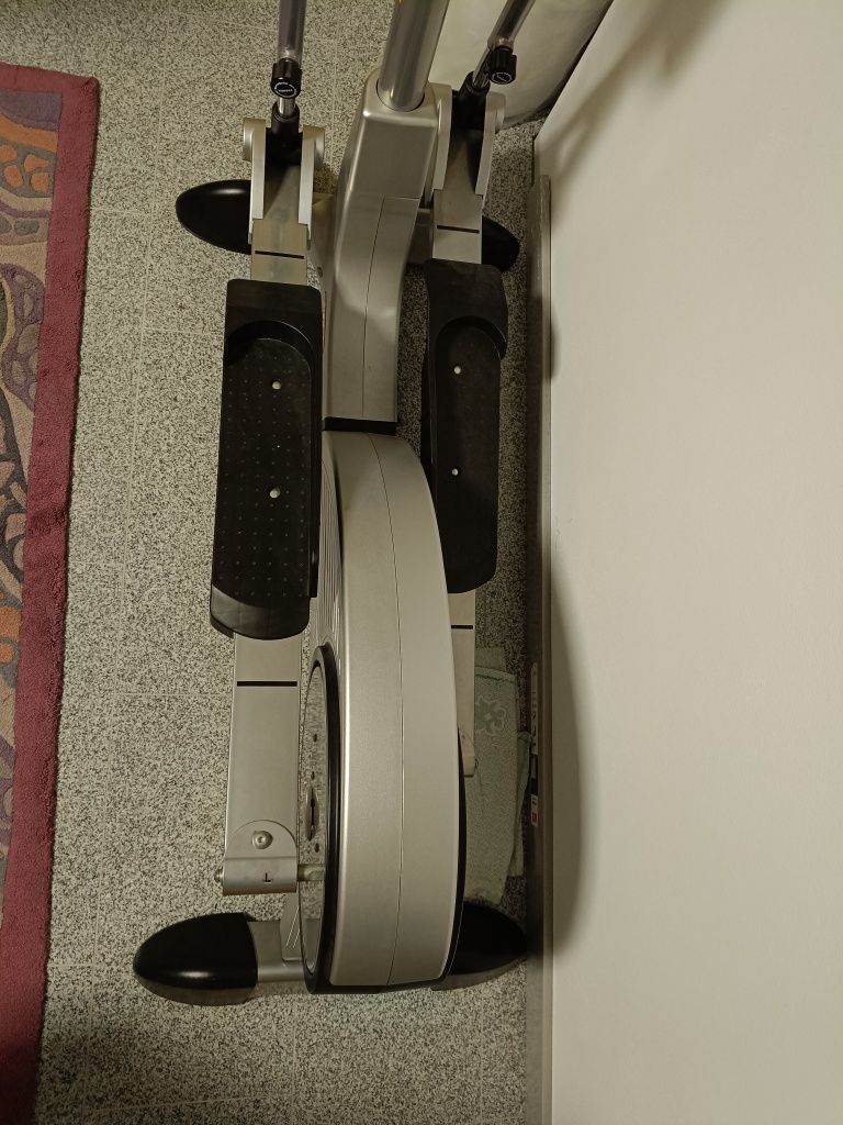 Orbitrek Xelus ergometr X9 Pro Crosstrainer