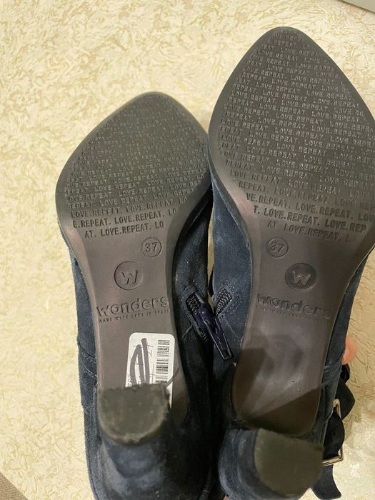 НОВІ брендові іспанські елегантні  шкіряні черевики 37