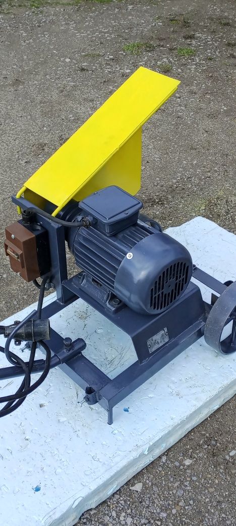 Silnik elektryczny na wózku o mocy 2.2Kw. 3-fazowy 1420ob/min.ORYGINAŁ