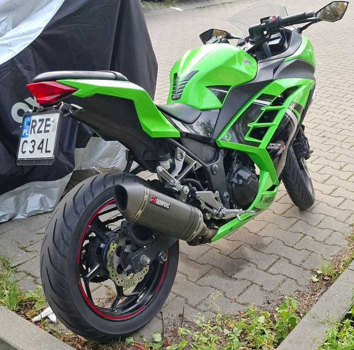 Kawasaki Ninja 300 ABS SE z wydechem Akrapovič
