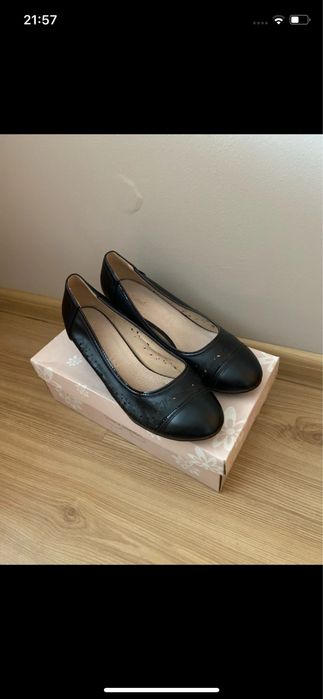 Buty czarne damskie na malym obcasie