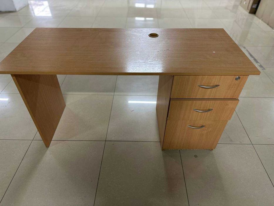 Офісний стіл 140×60×75 см — 2 шт