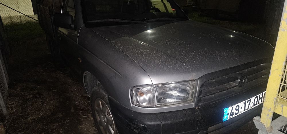 Mazda B2500 com 170mil kms