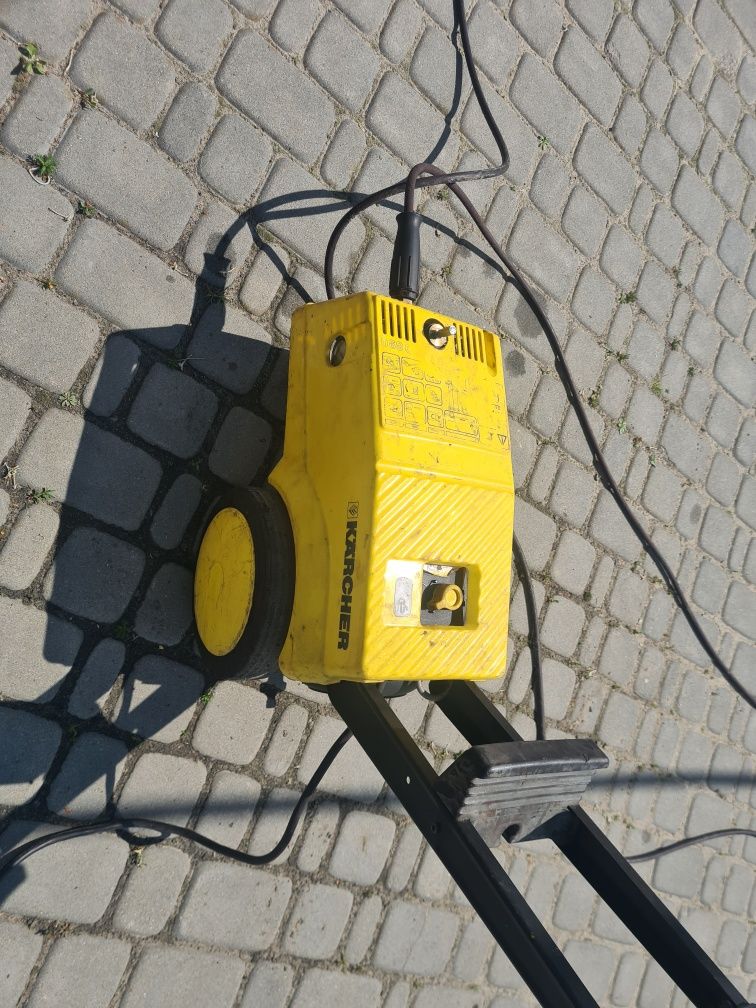 Продам мийка високого тиску KARCHER 890