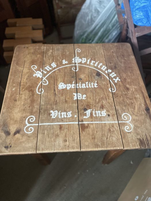 Mesa madeira maciça com pintura manual no tampo