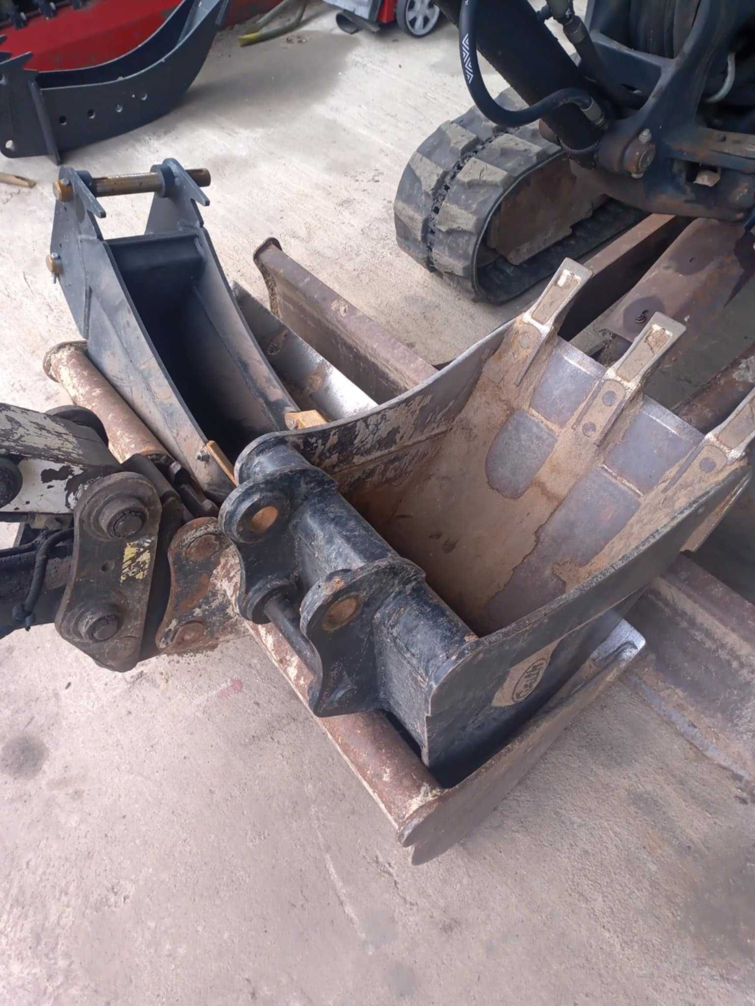 Wynajmę minikoparkę bobcat 2.6t