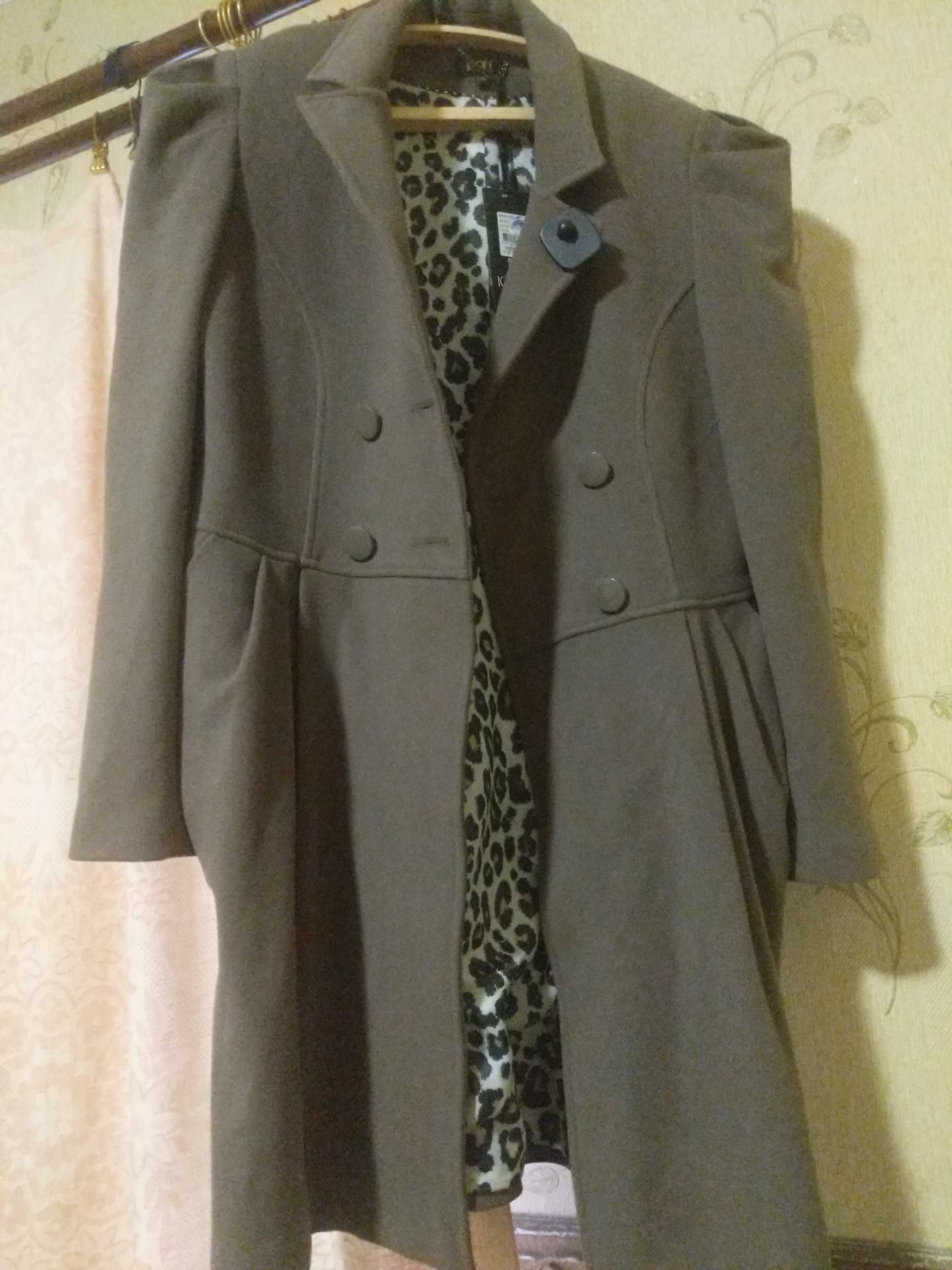 Весняне пальто жіноче 46 р