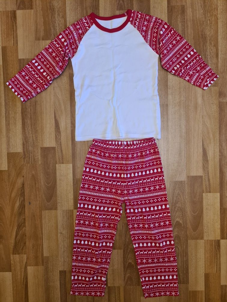 Теплая нарядная пижама. 116  размер.