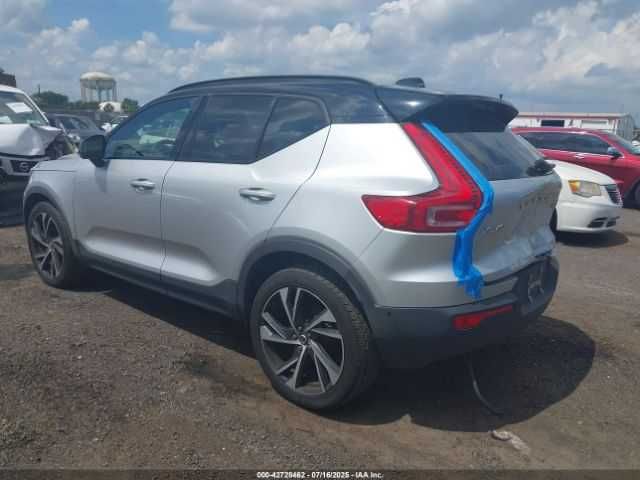 Volvo XC40 T5 Momentum / T5 R-Design 2019