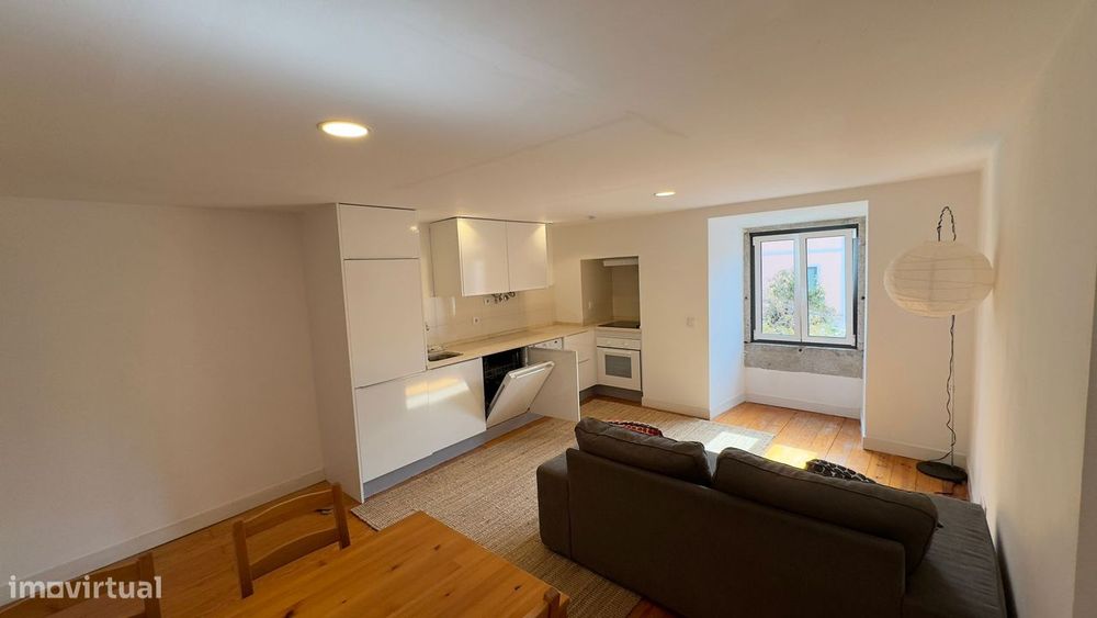 Apartamento T1 - renovado - 45 m2 - mobiliado e equipado - Belém