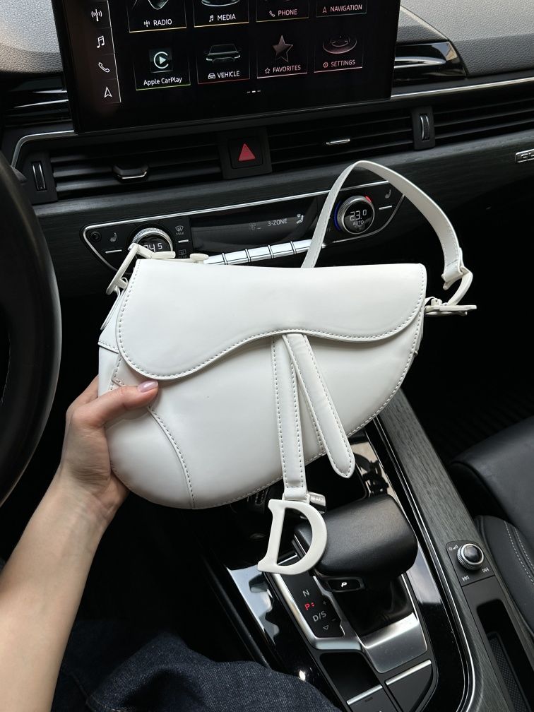Сумка жіноча Christian Dior Ultra Matte Calfskin Saddle Bag White