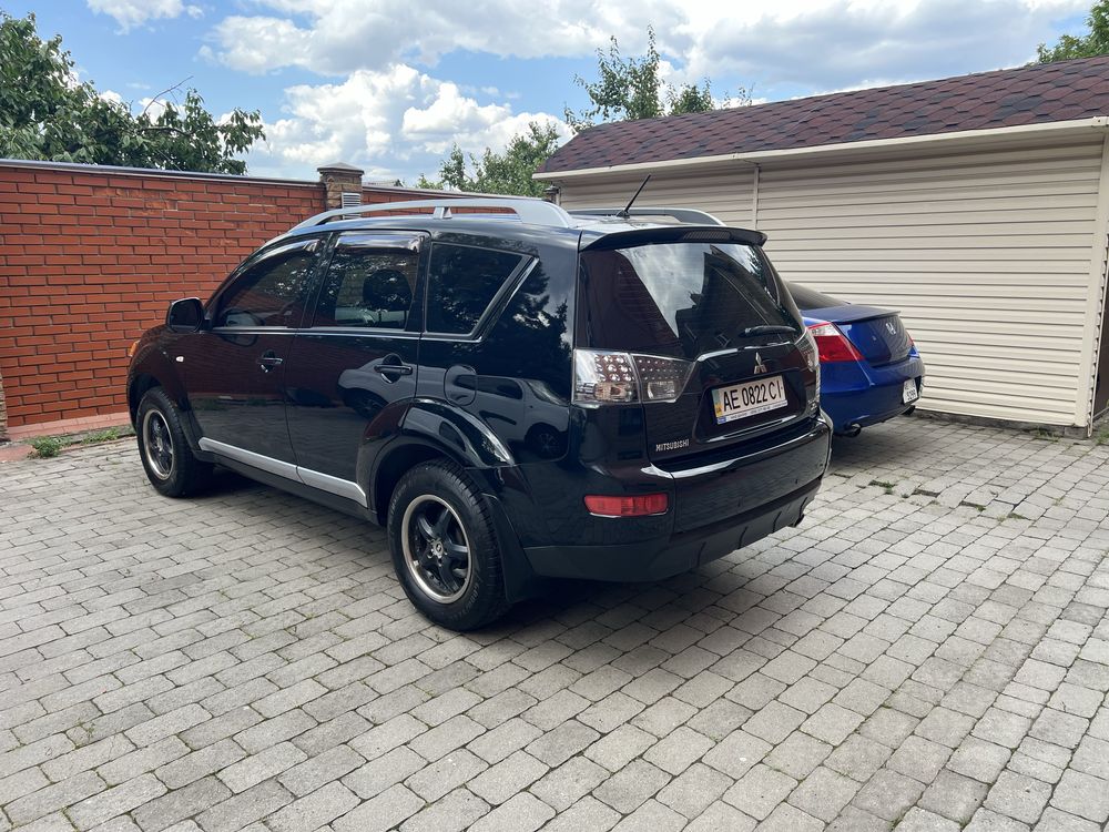 Mitsubishi Outlander XL