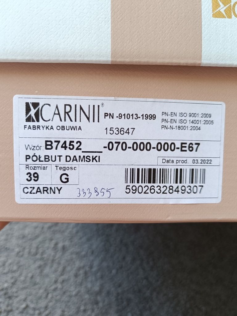 Półbuty Carinii r.39