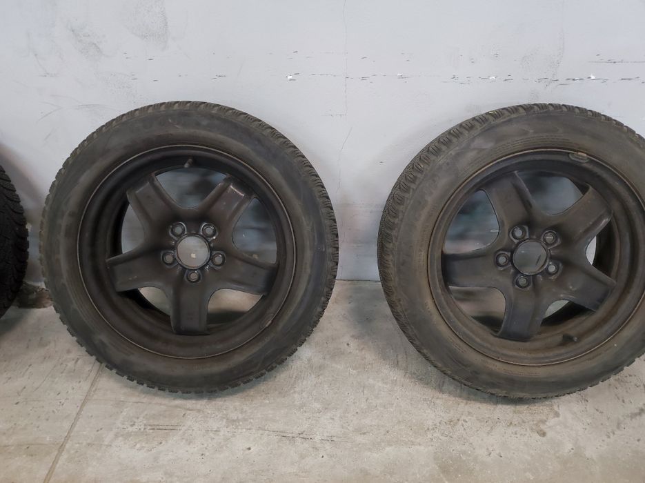Felgi stalowe strukturalne Opel opony Goodyear Ultragrip 9 zimowe