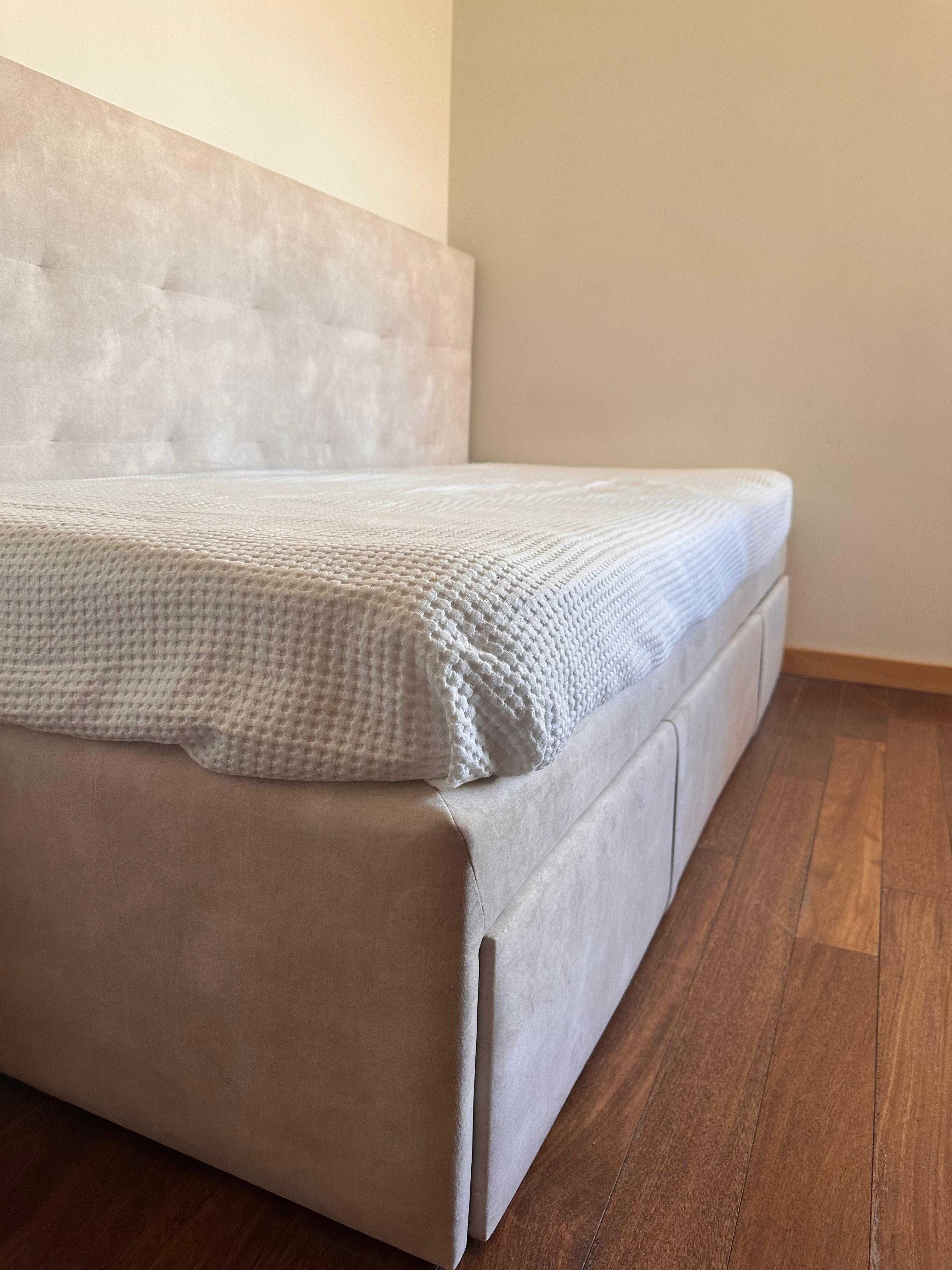 Cama Bicama Estofada com 2 Colchões – Excelente Estado