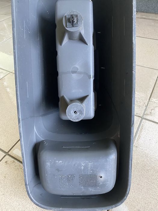 Полка подлокотник бардачок Volvo FH12