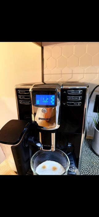 Ekspres ciśnieniowy Philips LatteGo EP5330