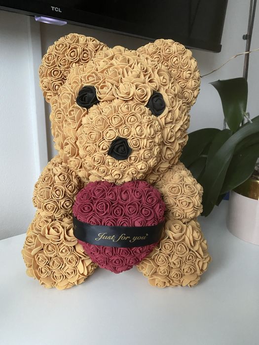 Miś z piankowych róż beżowy duży prezent 35cm