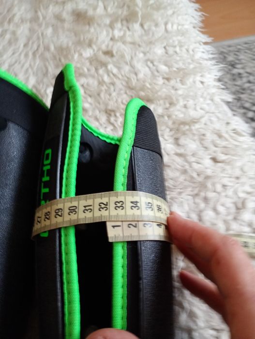 Nagolenniki hokejowe Dito