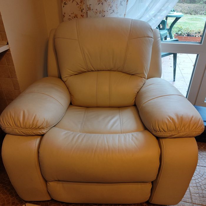 Fotel obrotowy wypoczynkowy