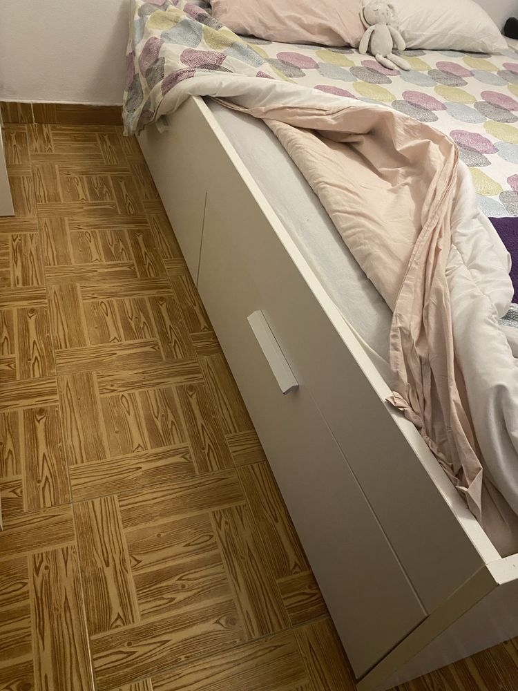 Cama de casal com gavetoes