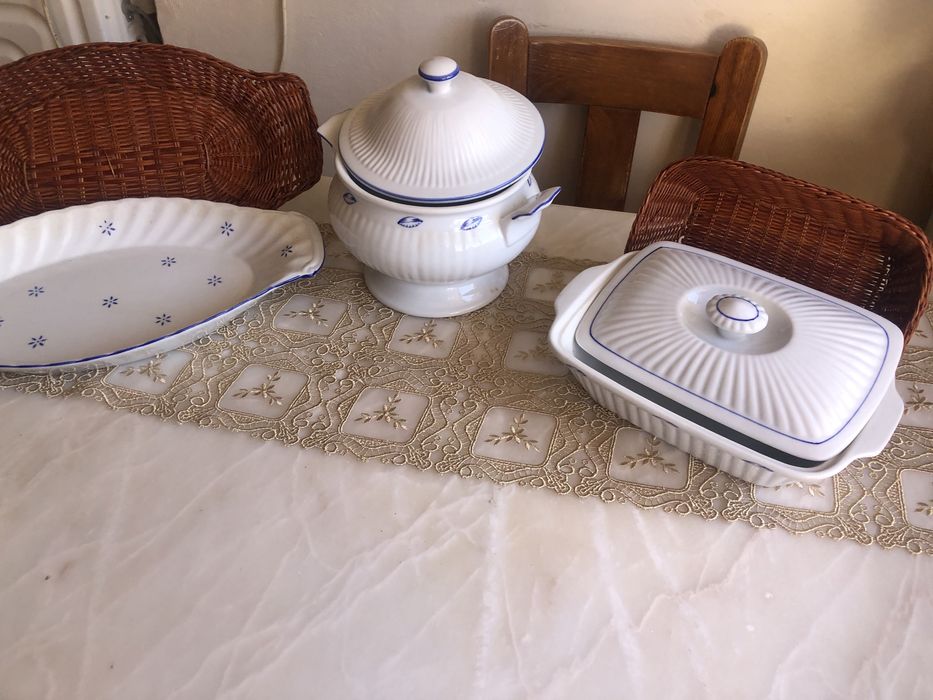Peças de loiça vidradas