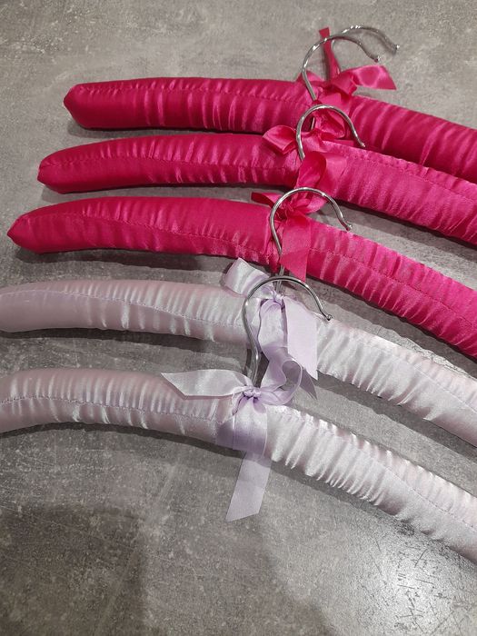 Wieszaki różowy kolor 5 szt