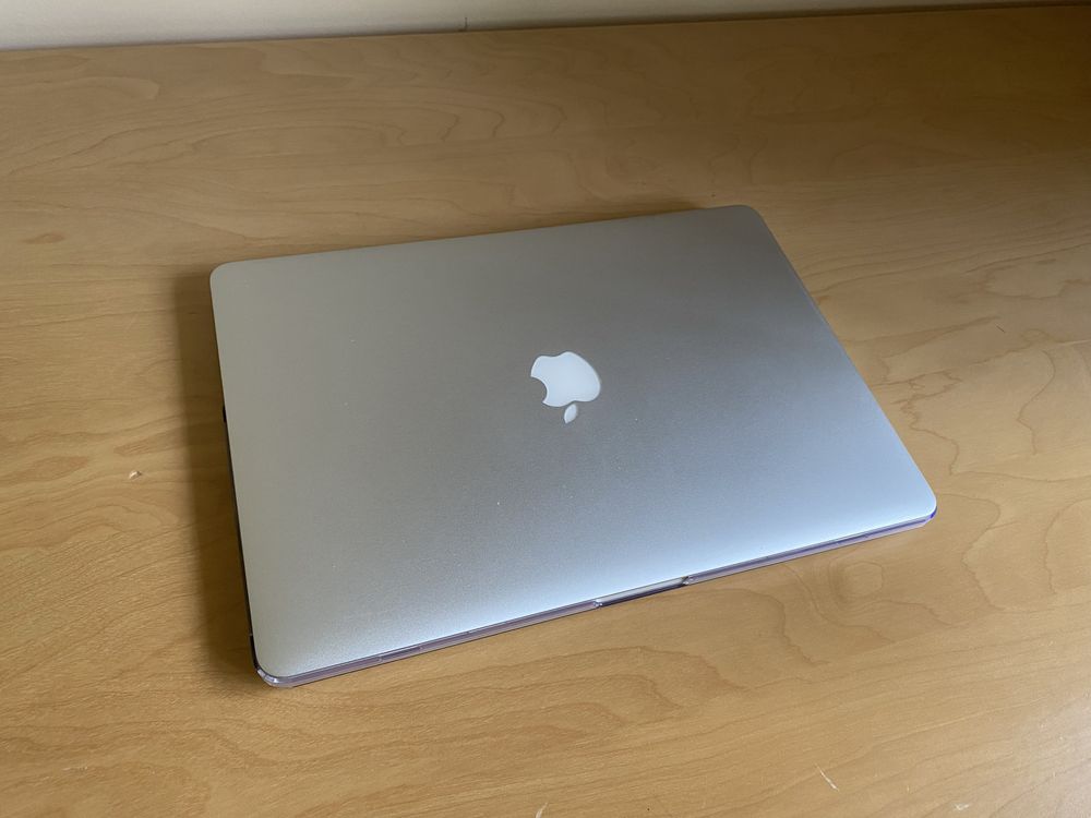 Macbook Pro 15” + Ableton Live Suite