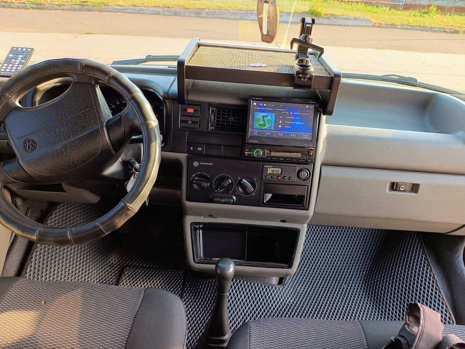 Volkswagen Transporter T4 2.5 75KW