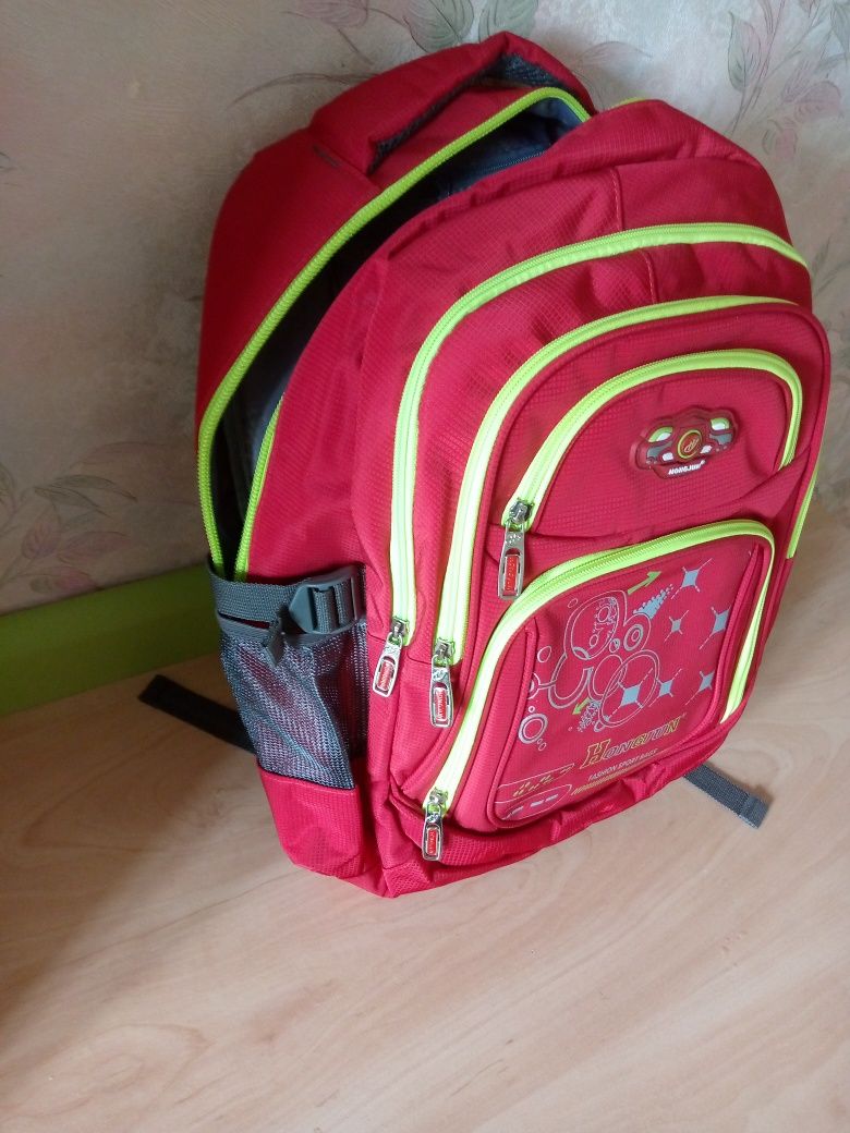 Рюкзак портфель шкільний Hongjun, червоний. Новий.