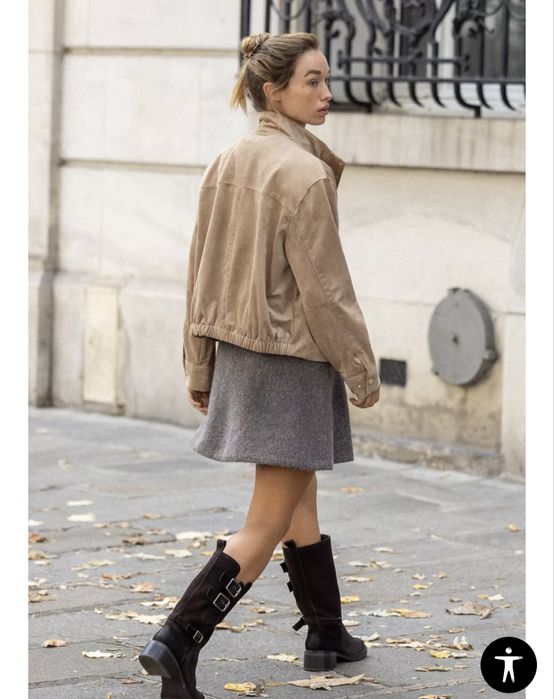 Куртка з коміром-стійкою та довгими рукавами