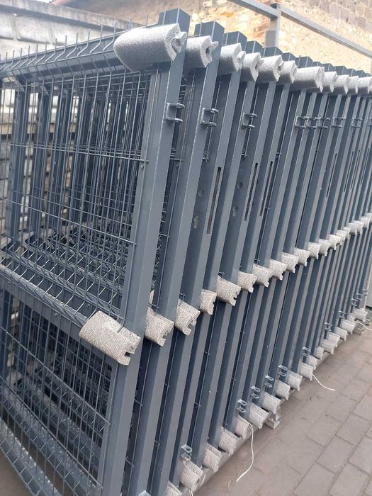 Kompletne ogrodzenie panelowe 4-1,2 słupek 2m obejma x2 komplet 42