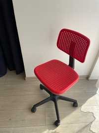 Krzesło Ikea biurowe czerwone Alrik