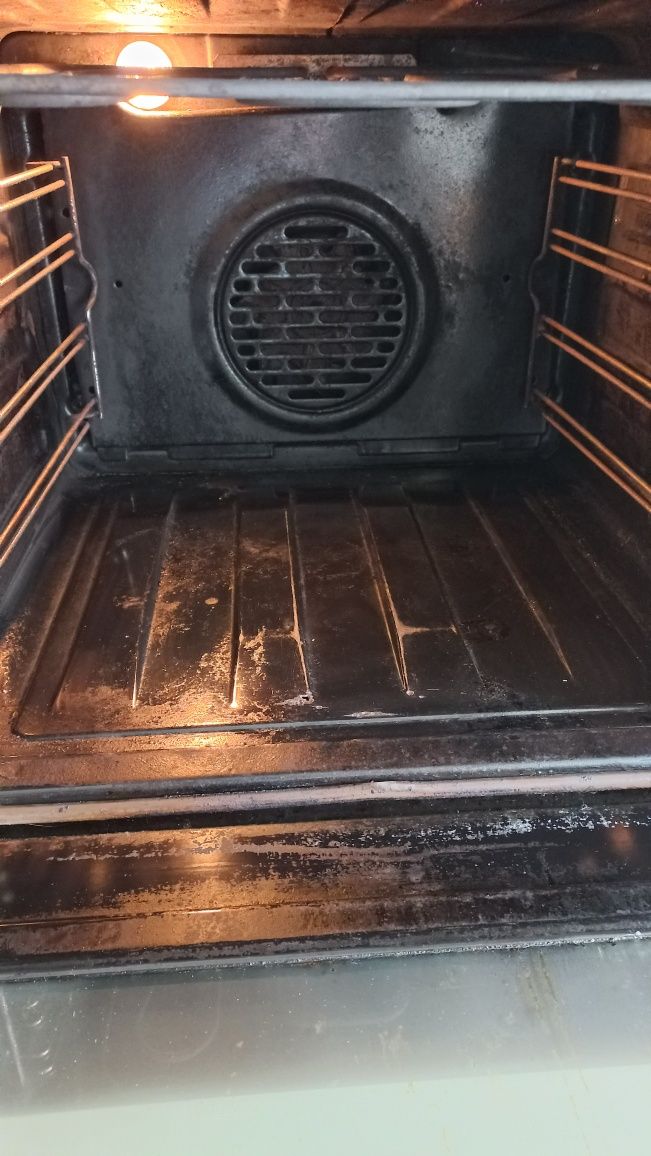 Продам электродуховку Smeg