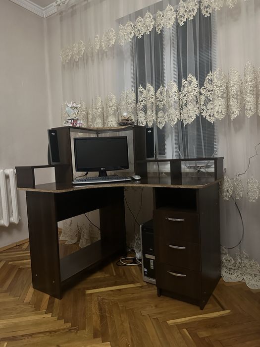 Столик компютерний