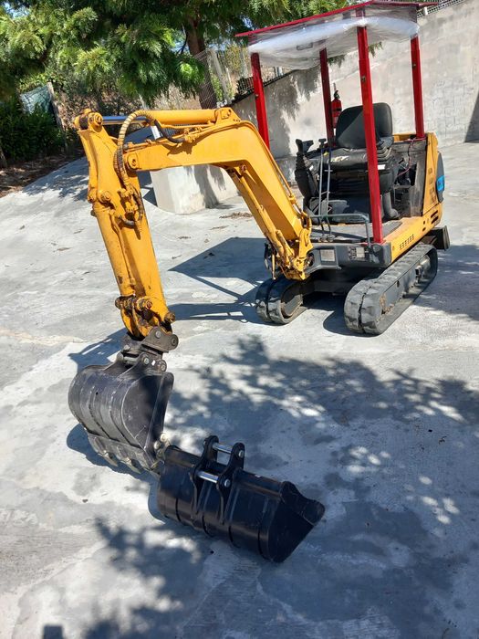 Mini giratoria H15B em bom estado