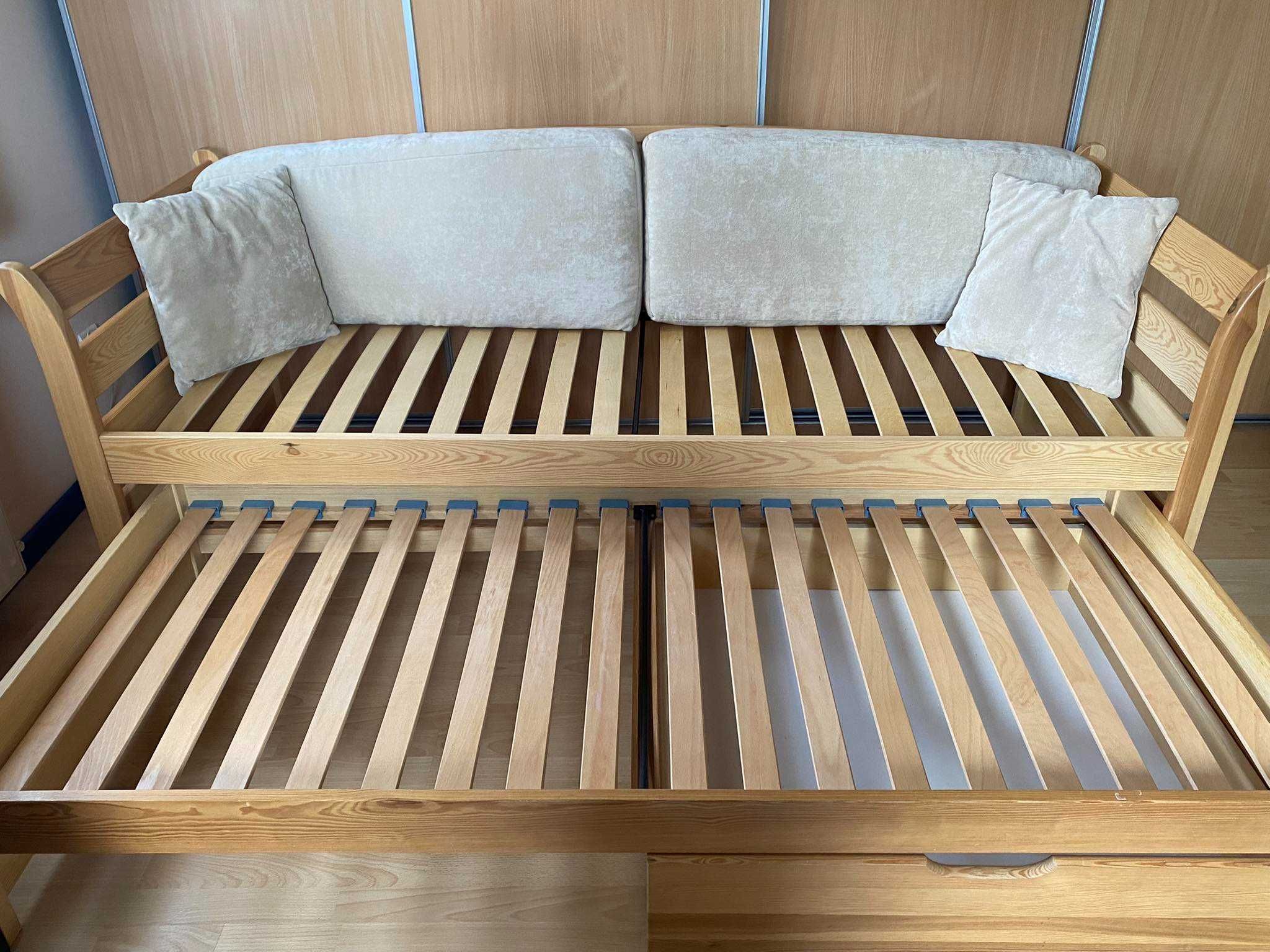 rozkładane łóżko piętrowe z szulfadami
