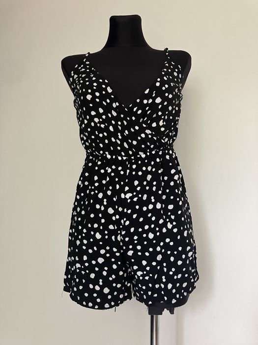 Czarny w białe kropki kombinezon krótki damski, rozmiar XS, Sinsay