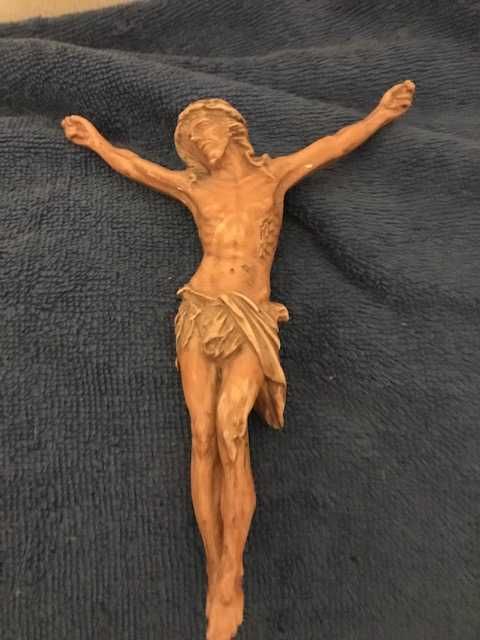 Cristo em gesso pintado em bom estado