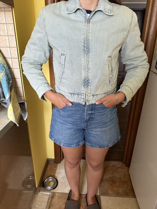 Жіноча куртка осіння