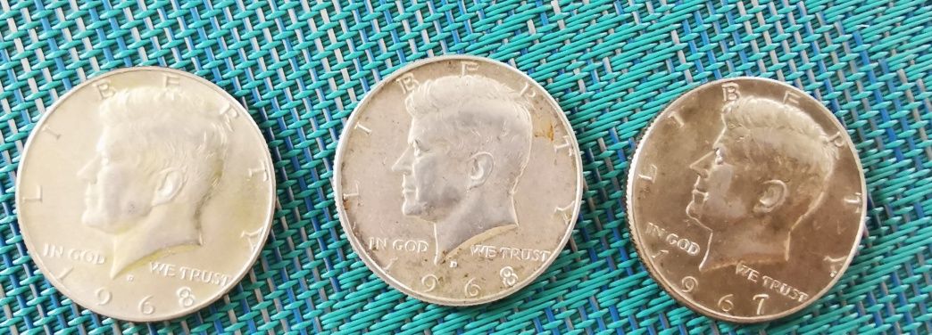 Trzy srebrne półdolarowki halfdollar