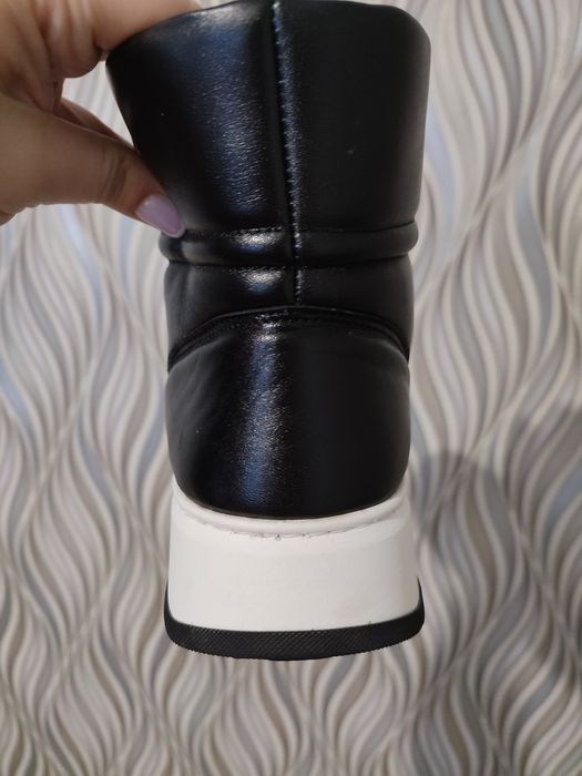 Нові зимові ботинки 41р.