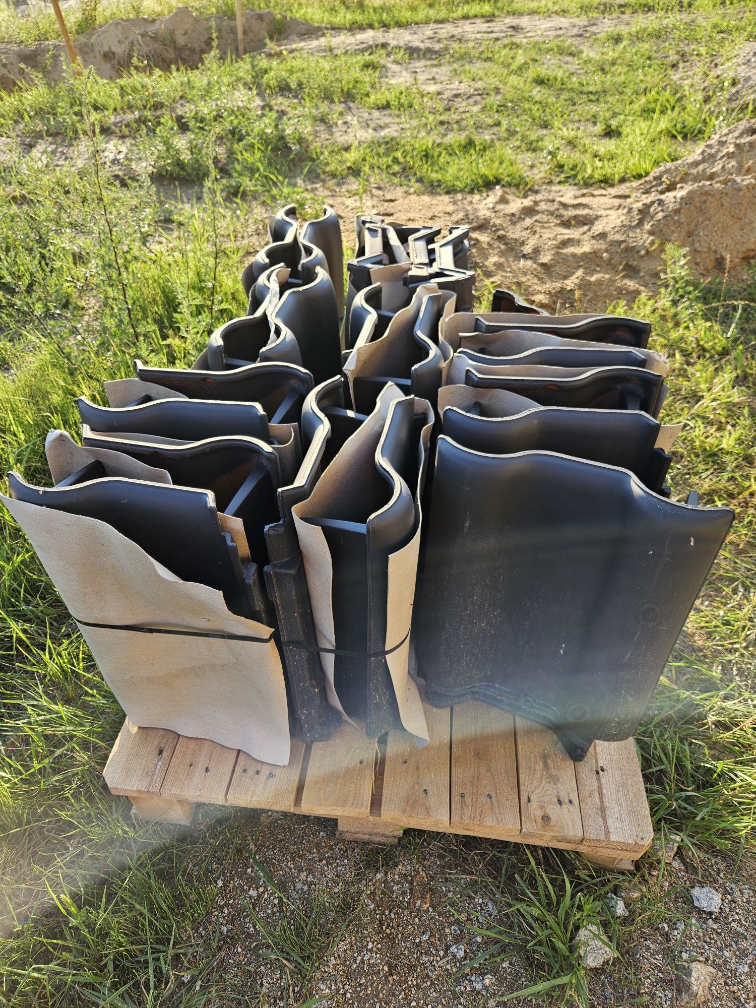 Dachówka Ceramiczna Roben Monza Antracytowa Angoba