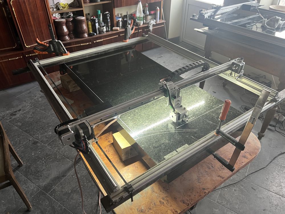 гравірувальний станок по камню StonePrinter