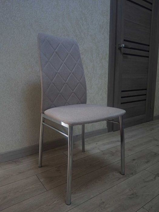 Стіл кухоний стікляний