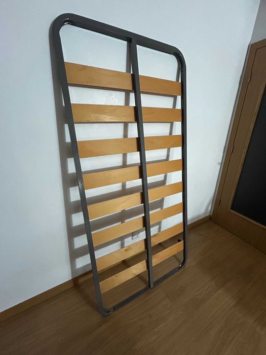 Estrados de cama 90x190 – ferro e madeira (Muito bom estado)